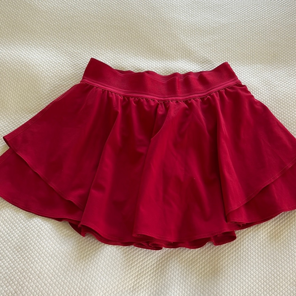Lululemon skirt size 6